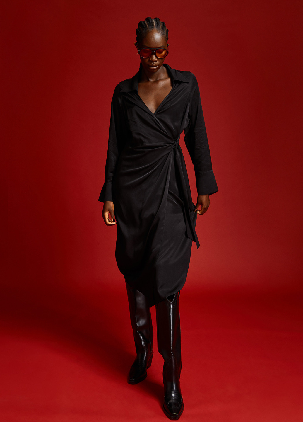 Чорна кежуал сукня на запах H&M однотонна