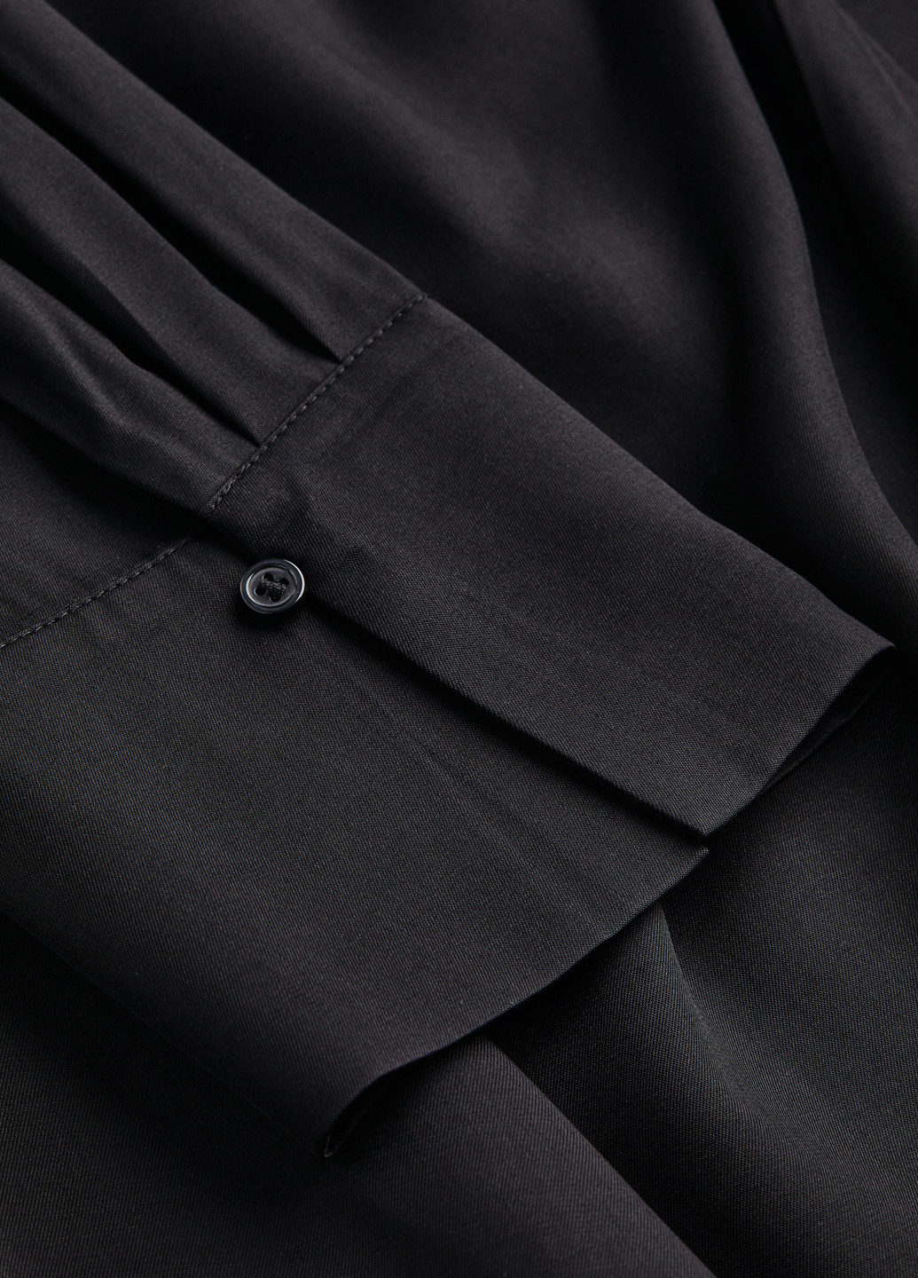 Чорна кежуал сукня на запах H&M однотонна