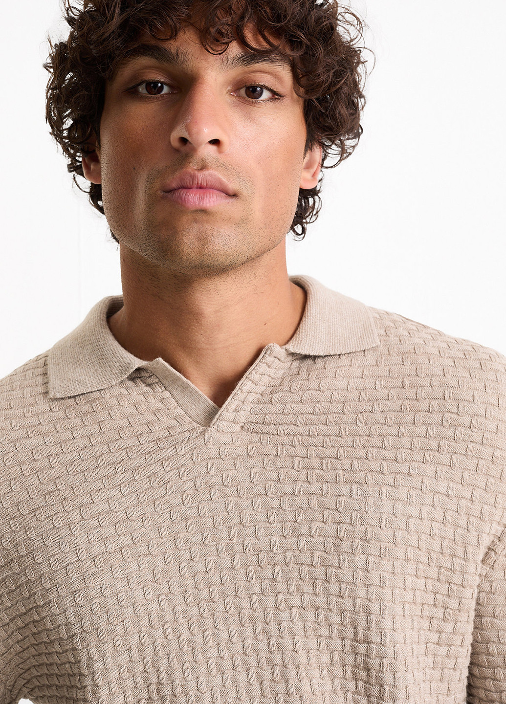 Бежевый демисезонный свитер C&A