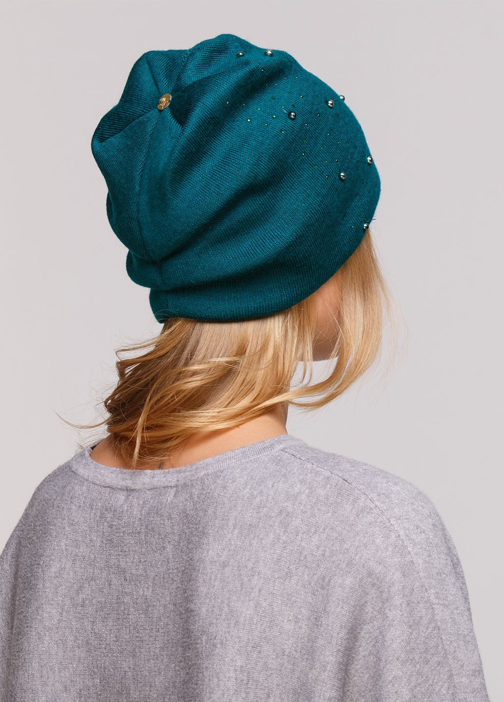 Зимова тепла жіноча шапка з перлами та камінням на флісовій підкладці 550040 DeMari марс (237864264)