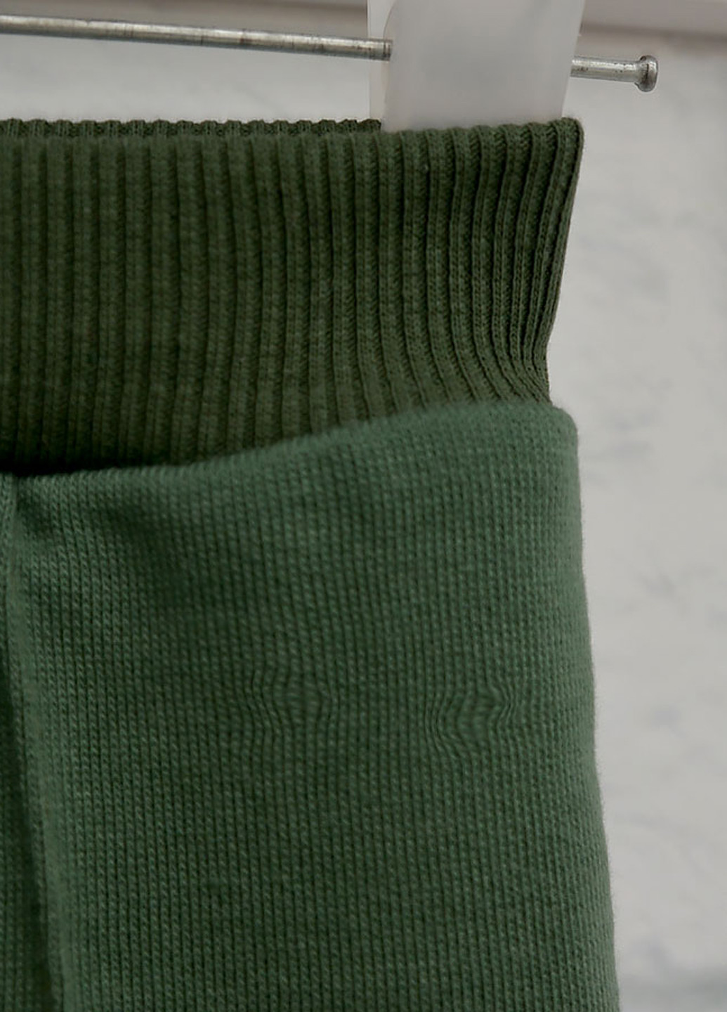 Зеленые повседневный демисезонные брюки зауженные Blanka