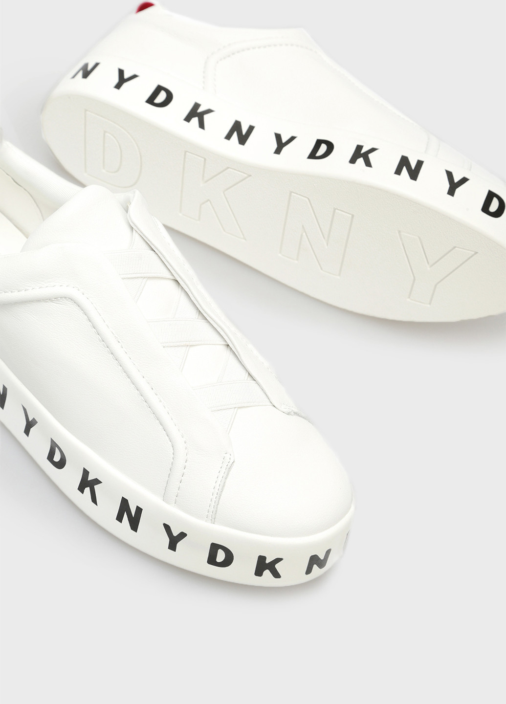 Белые слипоны DKNY с логотипом с надписью