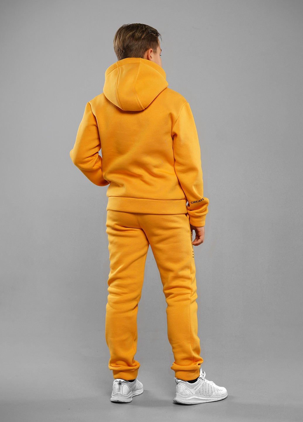 Песочный зимний песочный зимний спортивный костюм с надписями брючный Sinthia