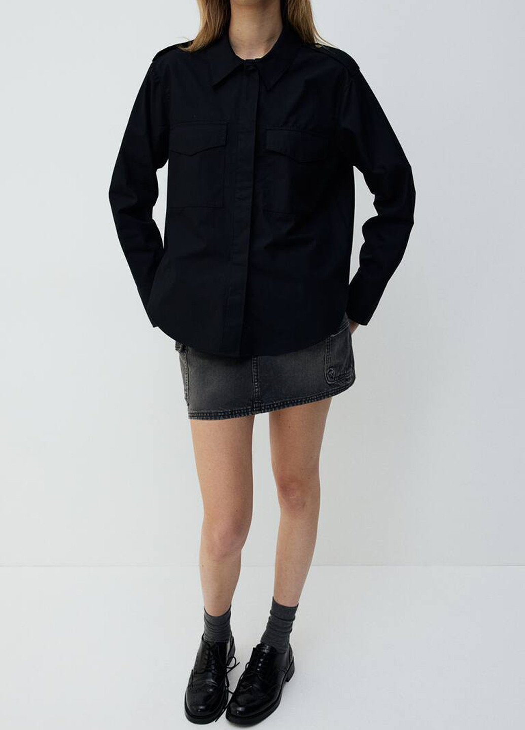 Черная кэжуал рубашка однотонная H&M