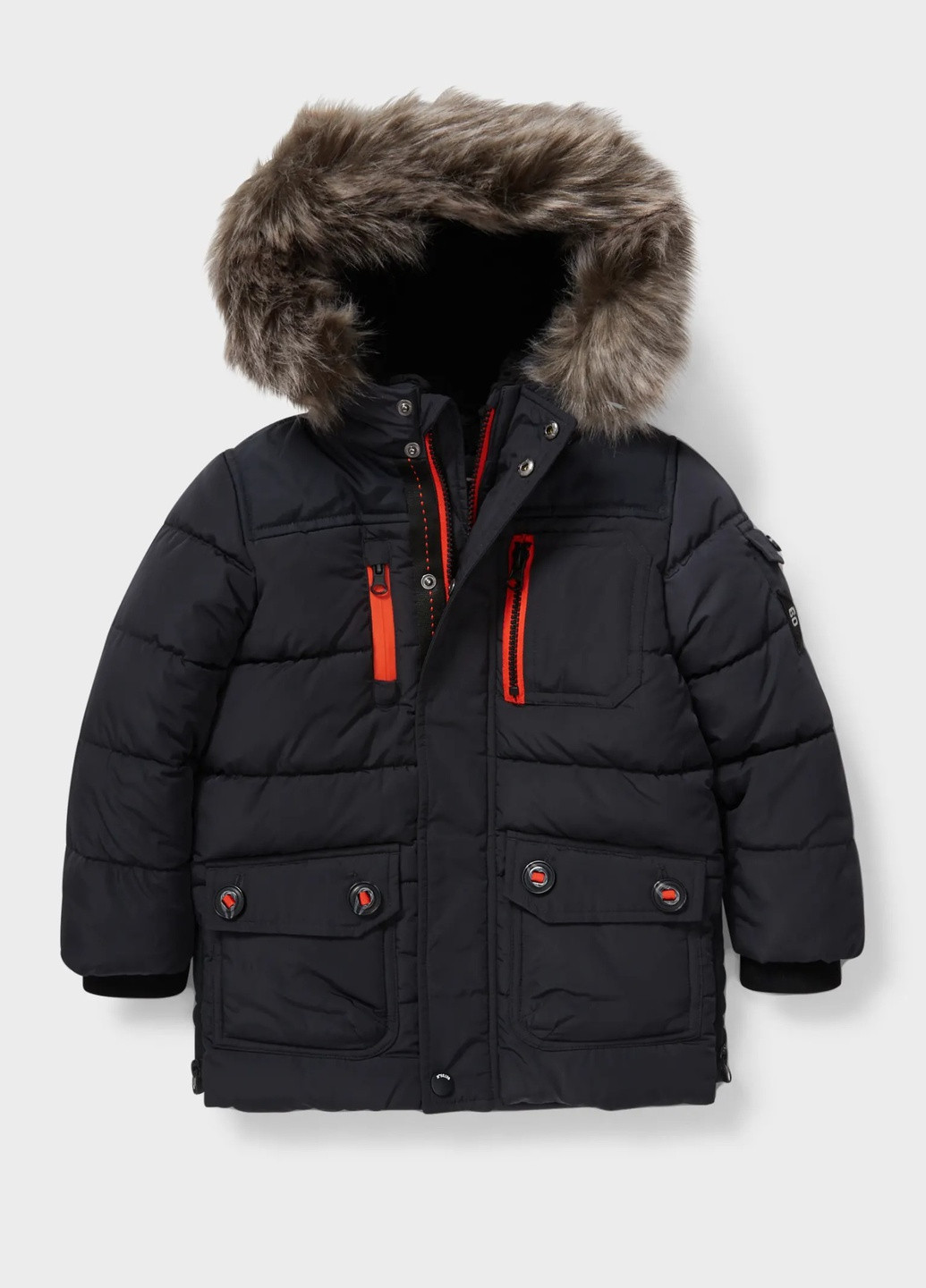 Черная детская куртка для мальчика зима C&A