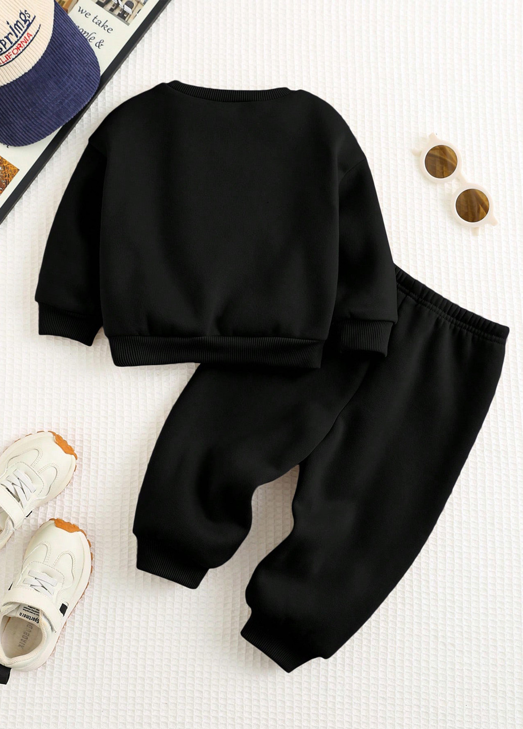 Черный демисезонный костюм (свитшот, брюки) брючный SHEIN