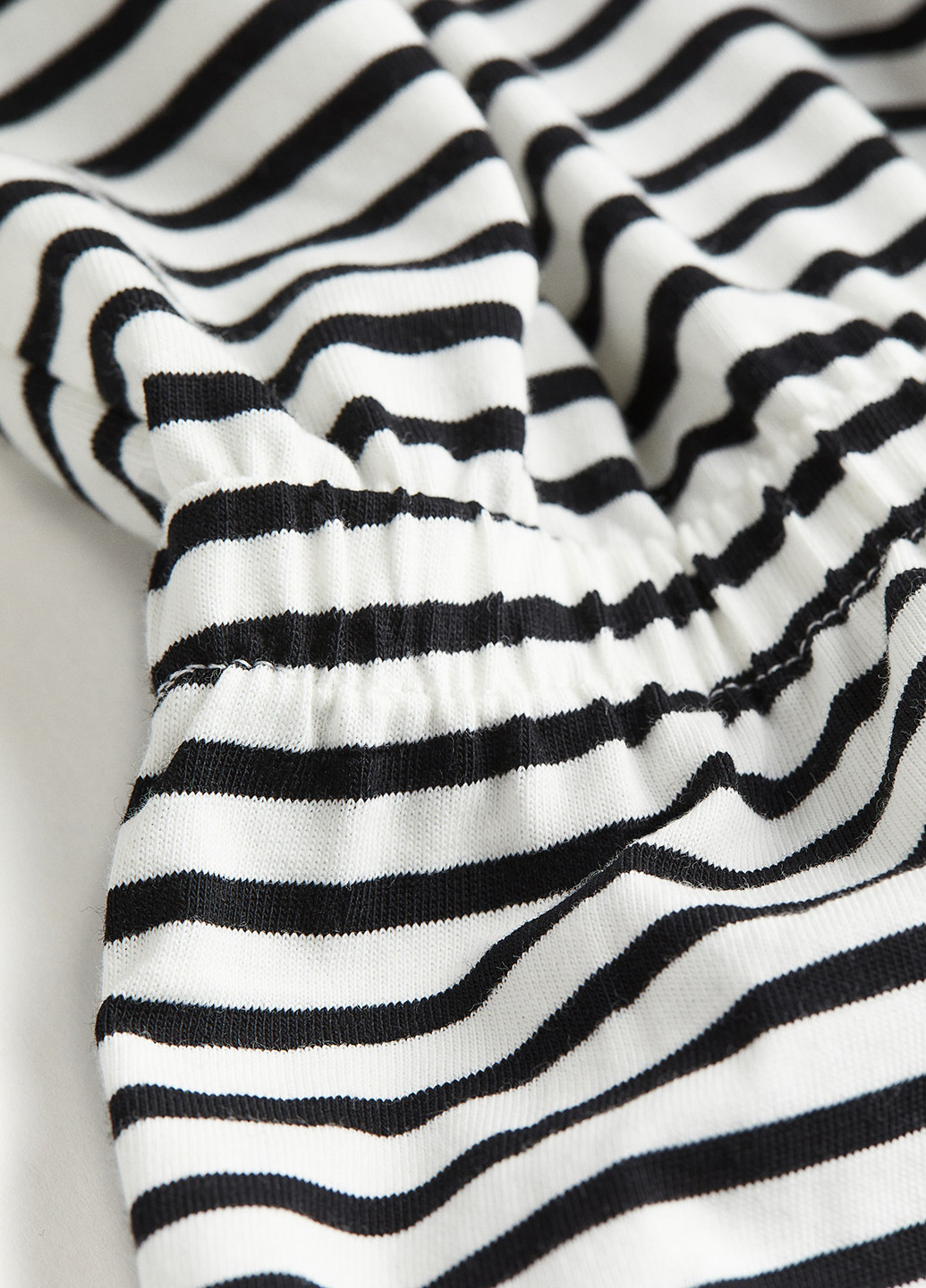 Черно-белое кэжуал платье а-силуэт H&M в полоску