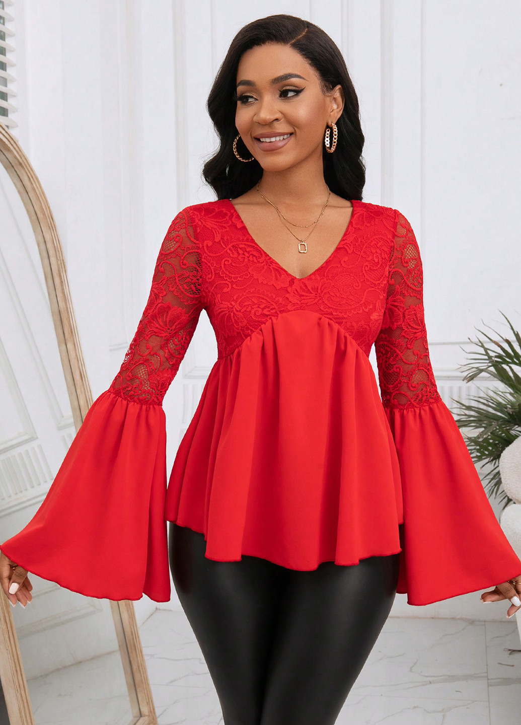 Яскраво-червона блуза з баскою SHEIN