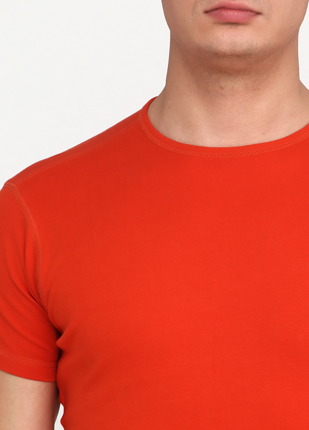 Оранжево-красная футболка Avis