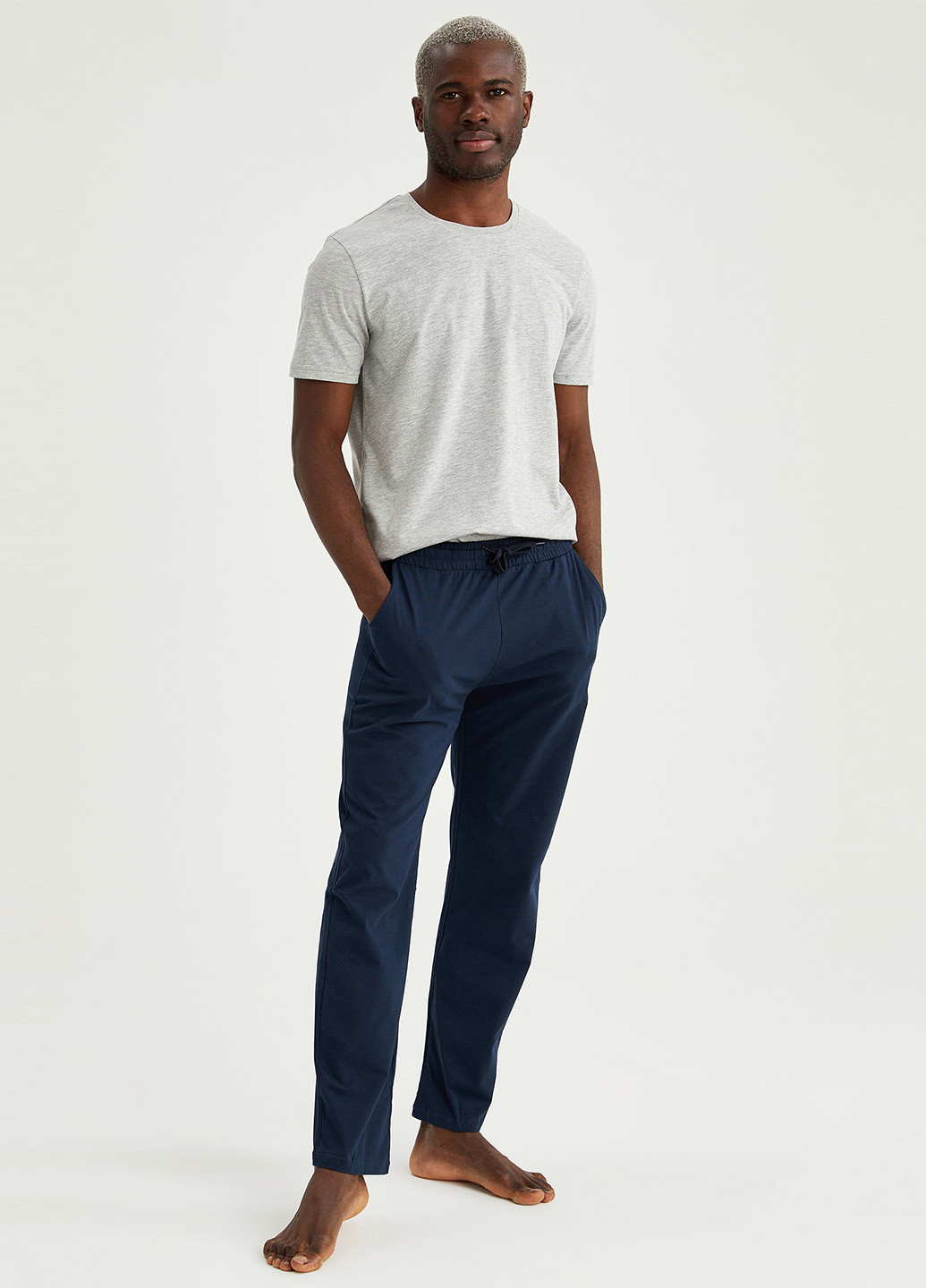 Серо-синий демисезонный комплект(футболка, брюки) DeFacto