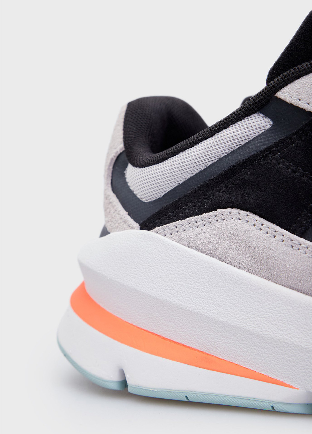 Серые всесезонные кроссовки Under Armour