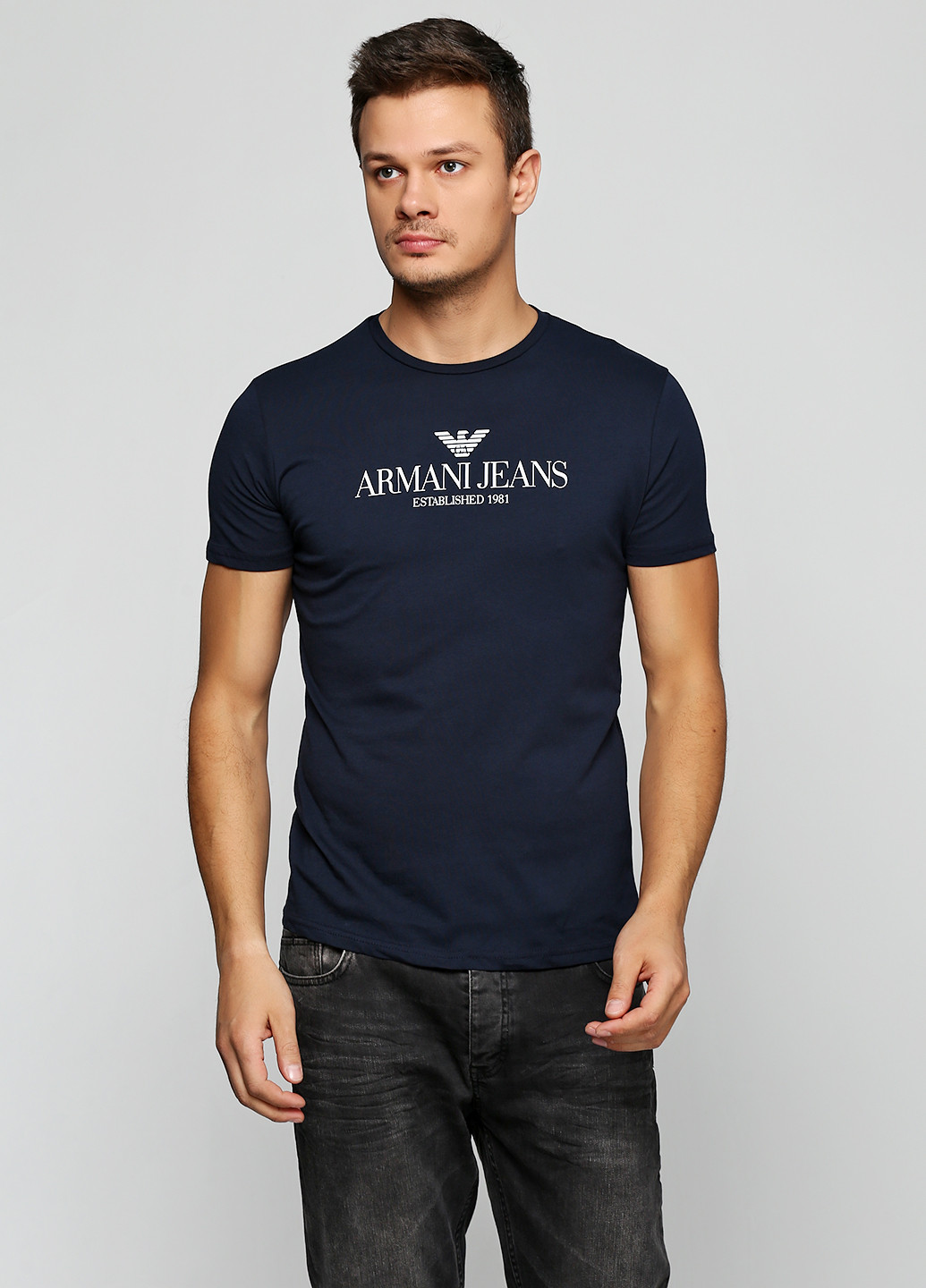 Темно-синяя футболка Armani