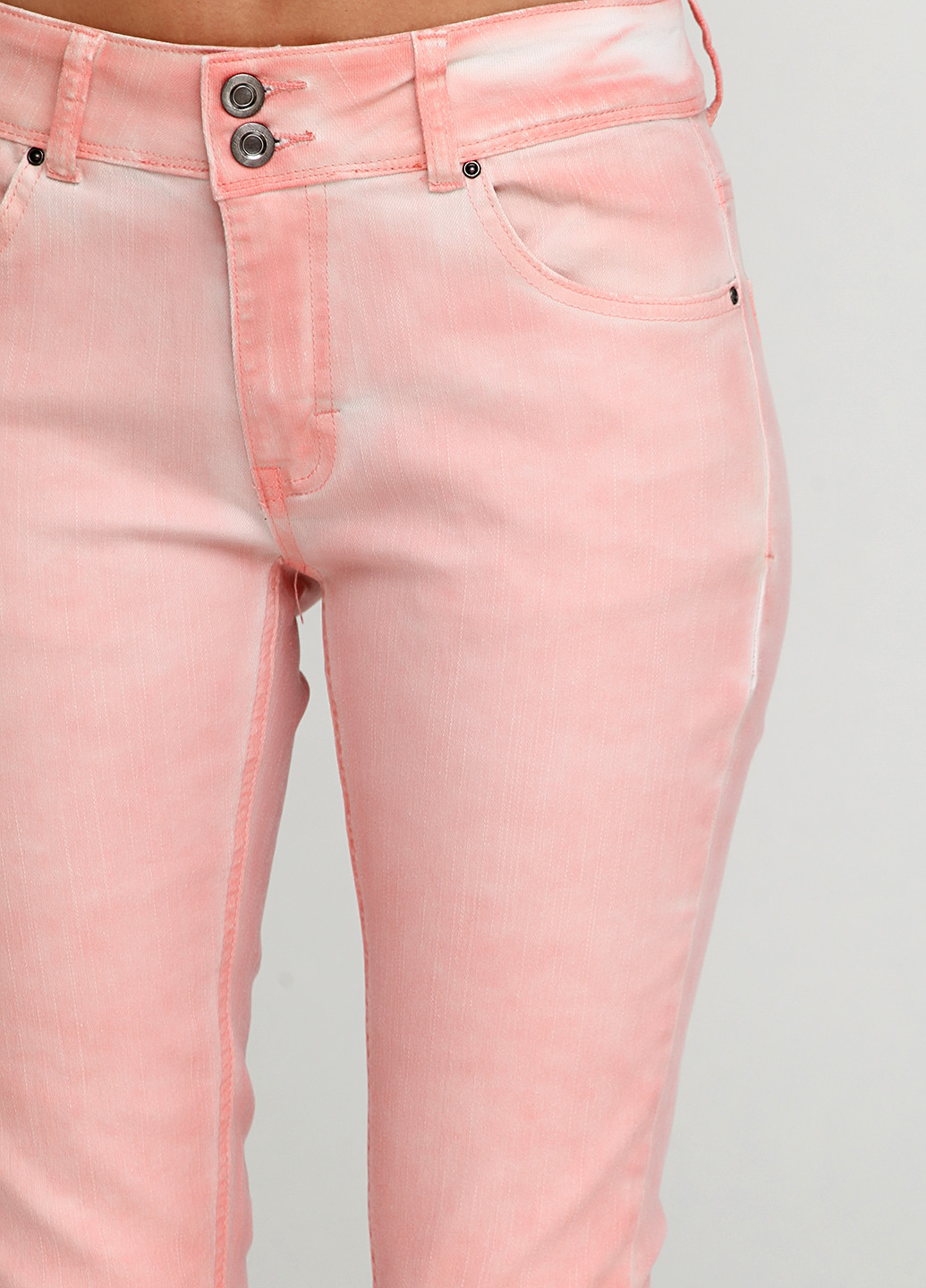 Персиковые джинсовые демисезонные зауженные брюки Intown