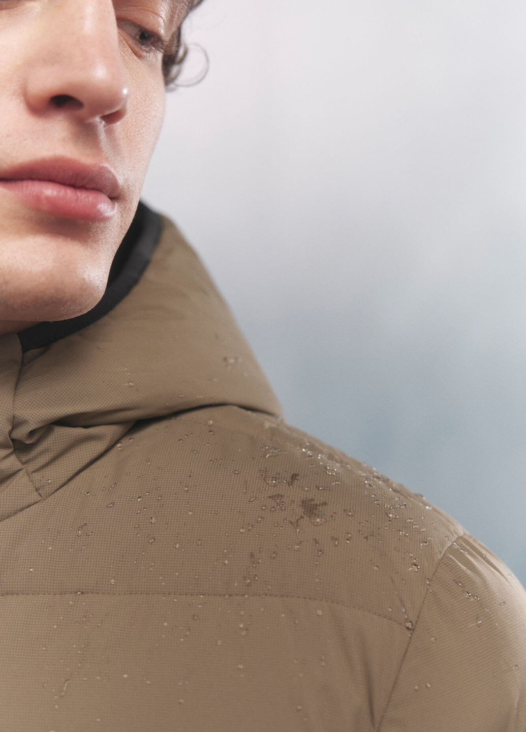 Бежева зимня куртка Springfield