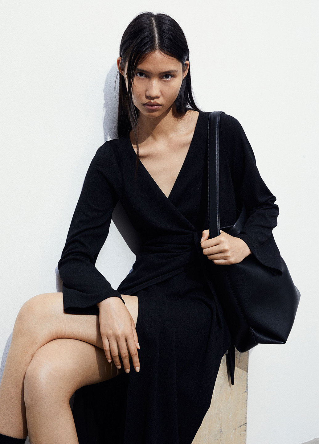 Черное кэжуал, деловое платье H&M однотонное