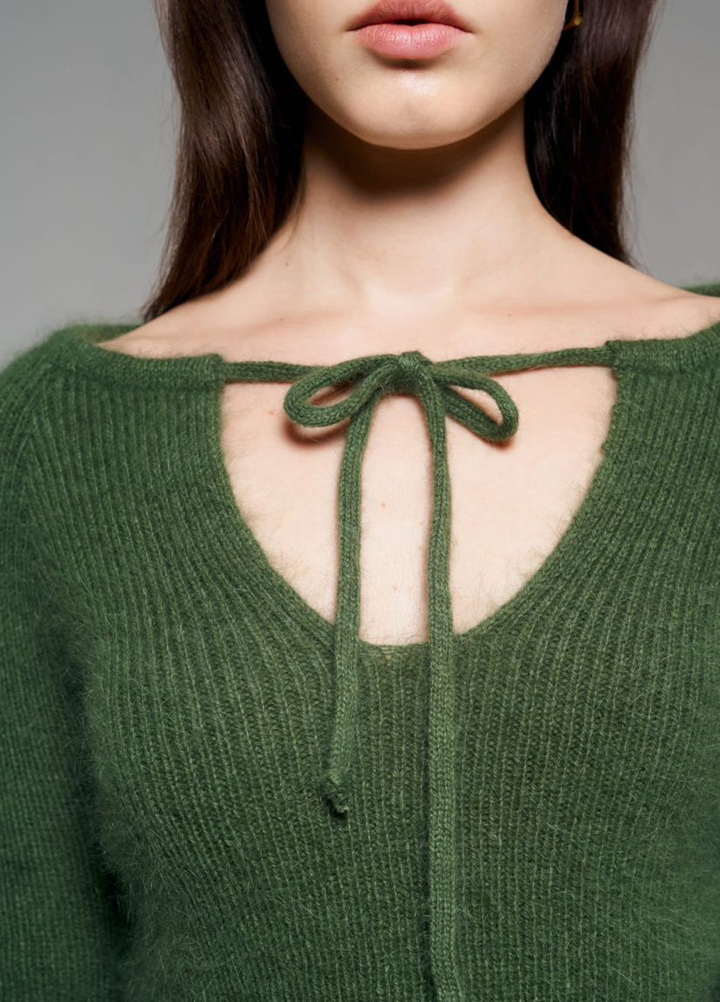 Зеленый демисезонный пуловер пуловер JUL