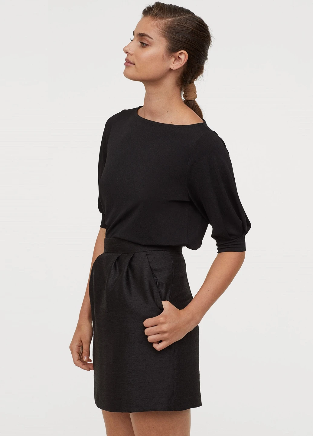 Черная однотонная юбка короткая H&M