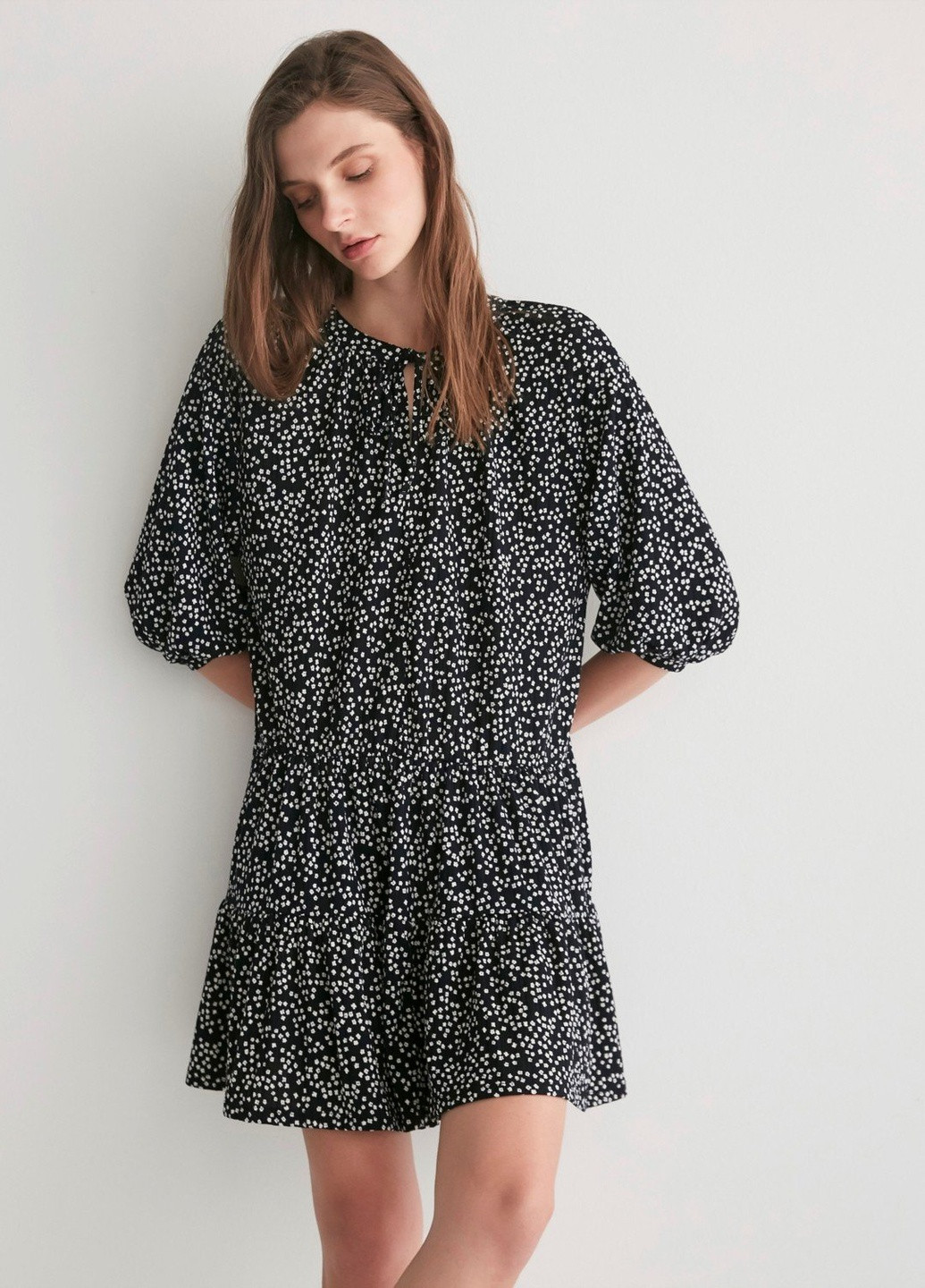 Чорна кежуал сукня Mudo в горошок