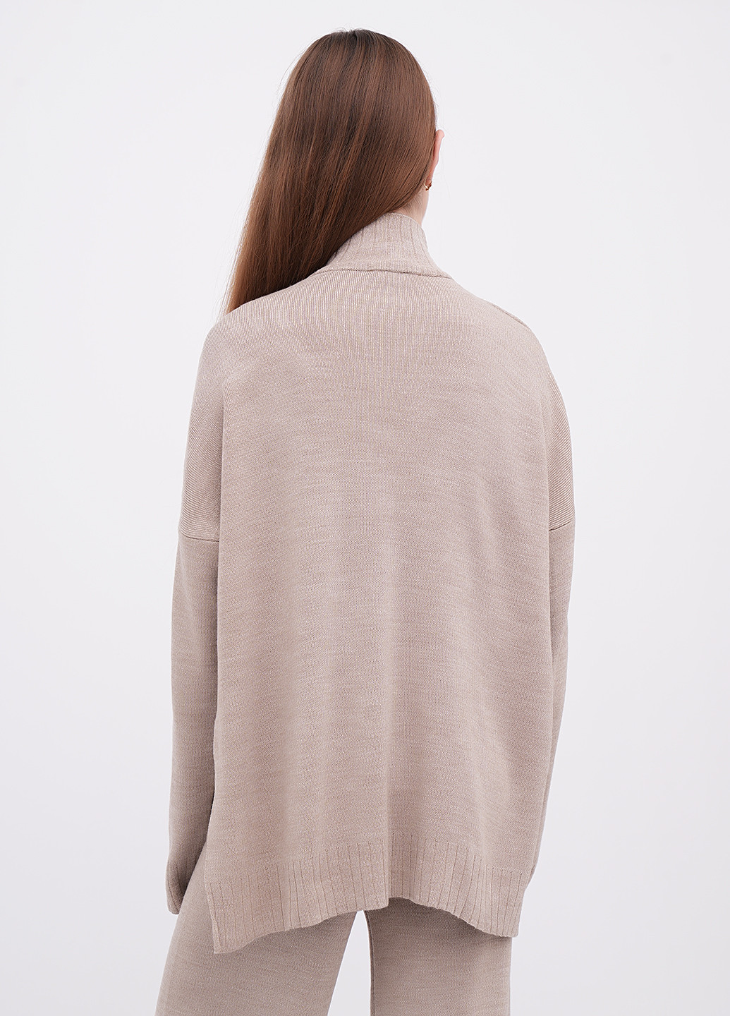 Бежевий зимовий светр EQUILIBRI