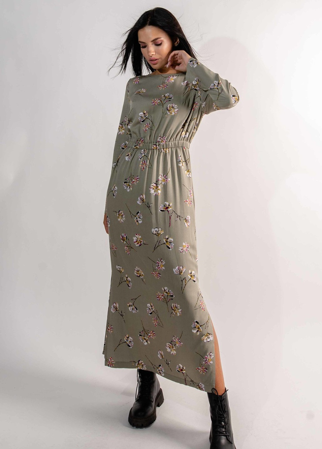 Оливковое (хаки) кэжуал платье аделия пл 1821 хаки принт Ри Мари однотонное