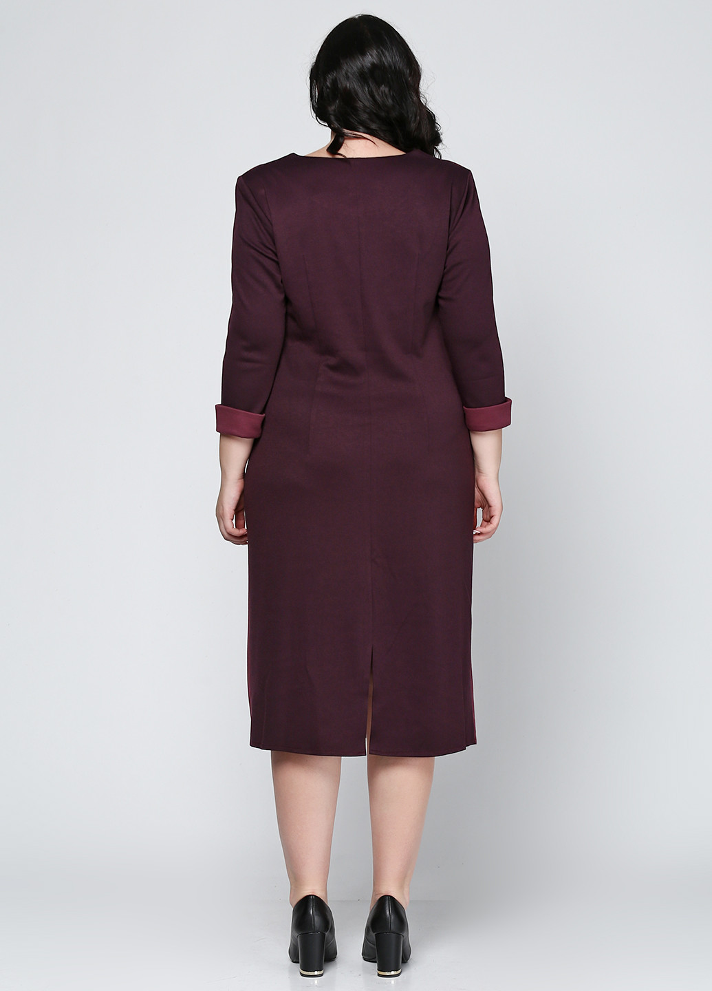 Фиолетовое деловое платье миди Колибри S с геометрическим узором