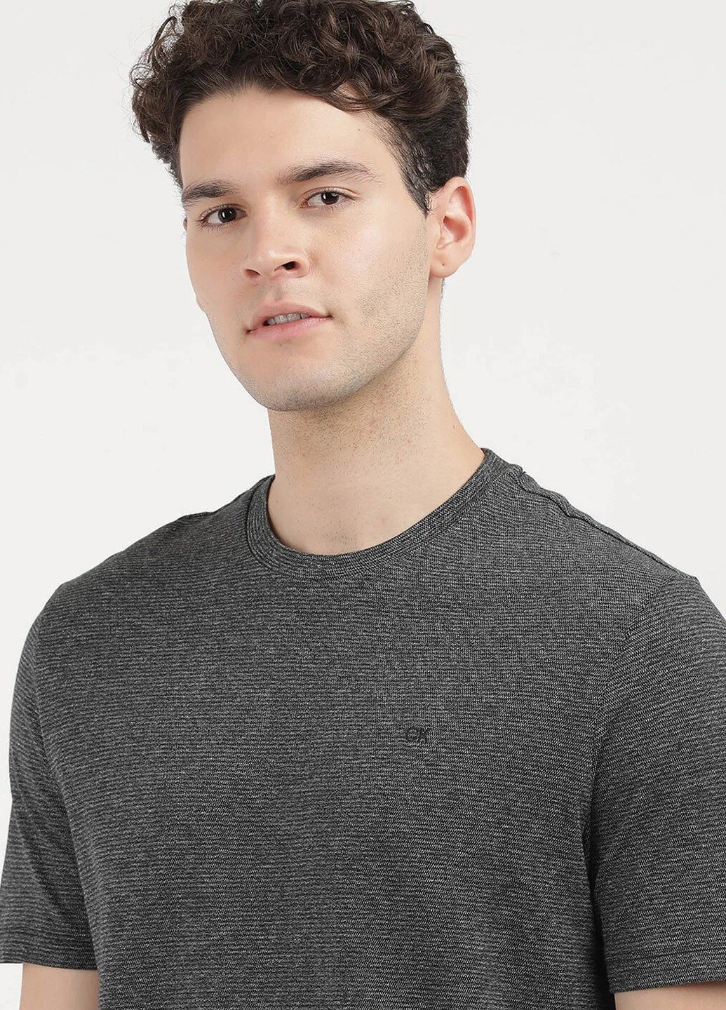 Серая футболка Calvin Klein