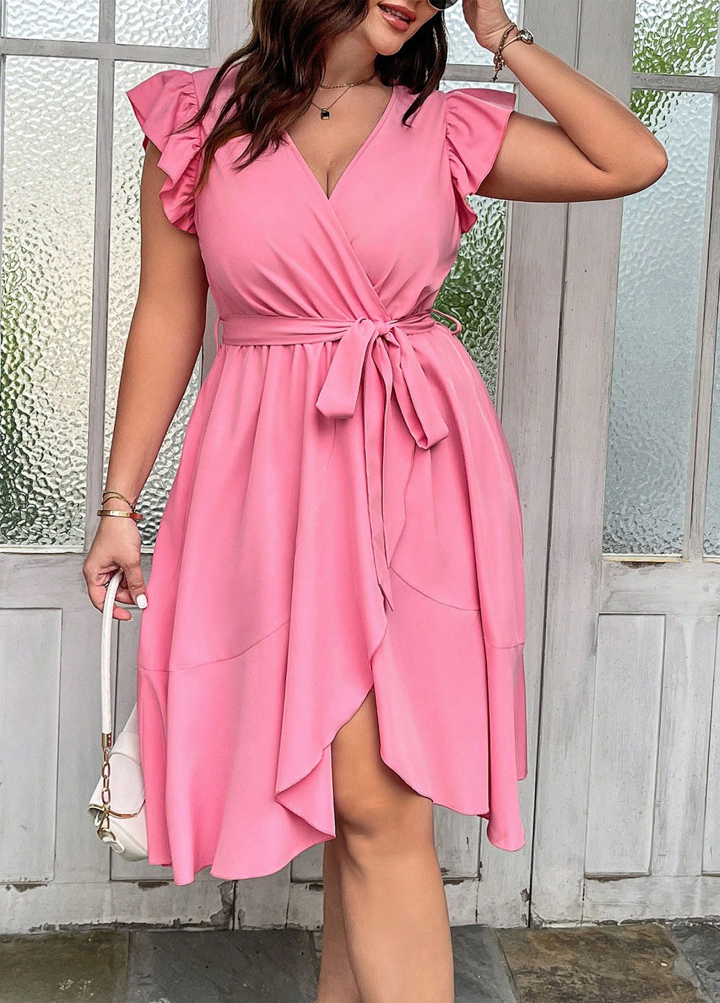 Светло-розовое кэжуал платье на запах SHEIN однотонное