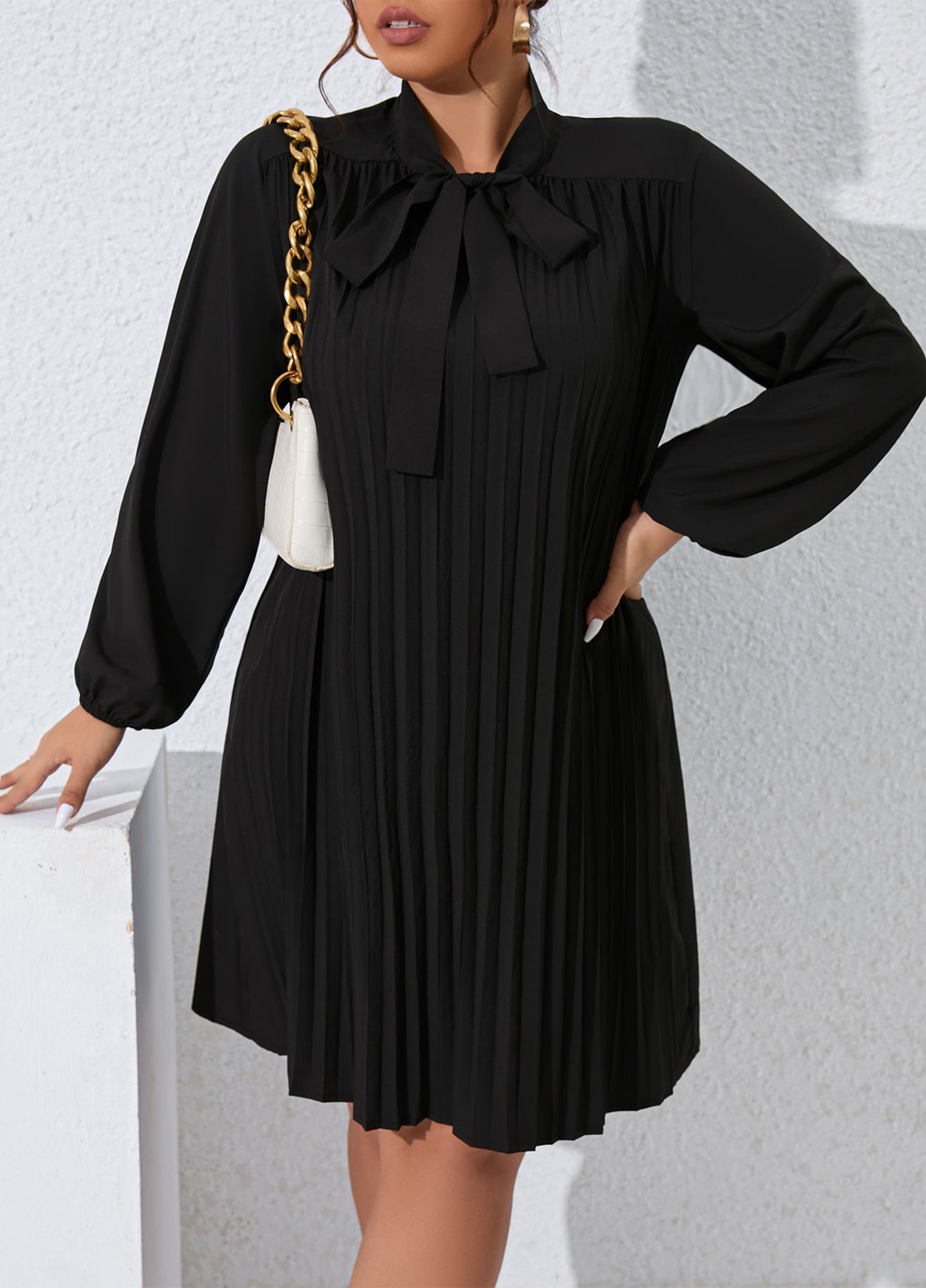 Черное кэжуал платье плиссированное SHEIN однотонное