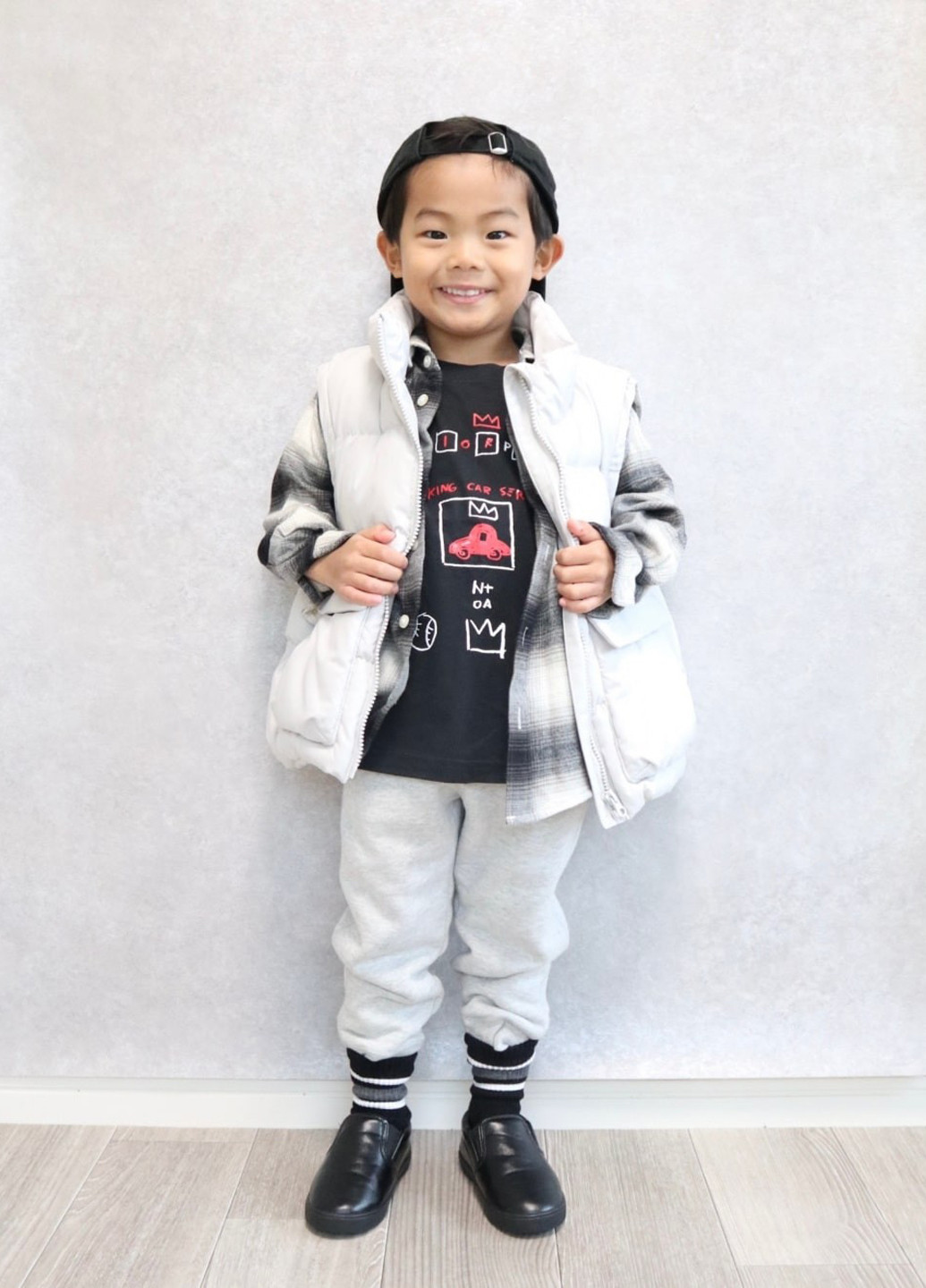 Чорна демісезонна футболка Uniqlo