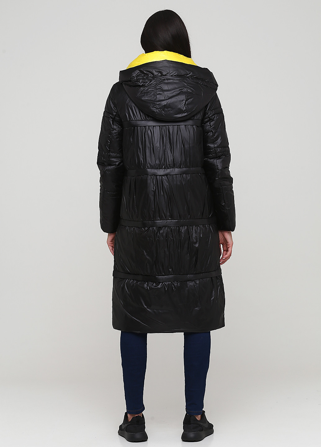 Черная зимняя куртка Tongcoi