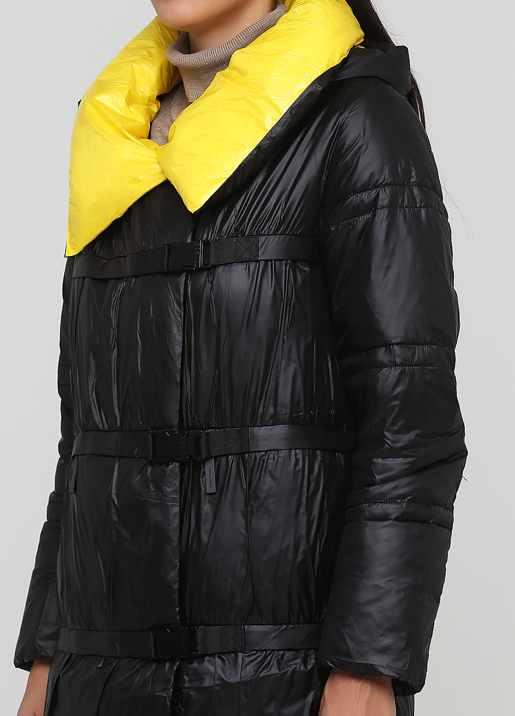 Черная зимняя куртка Tongcoi