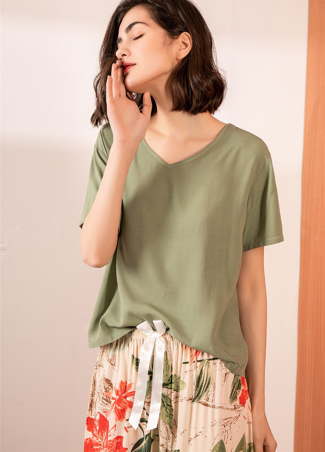 Зеленый демисезонный комплект женский домашний 2 в 1 red lilies Berni Fashion 55116