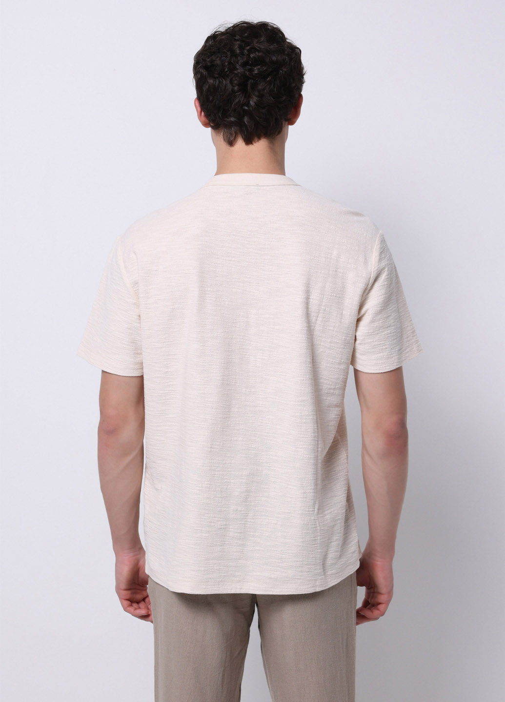 Светло-бежевая футболка Colin's