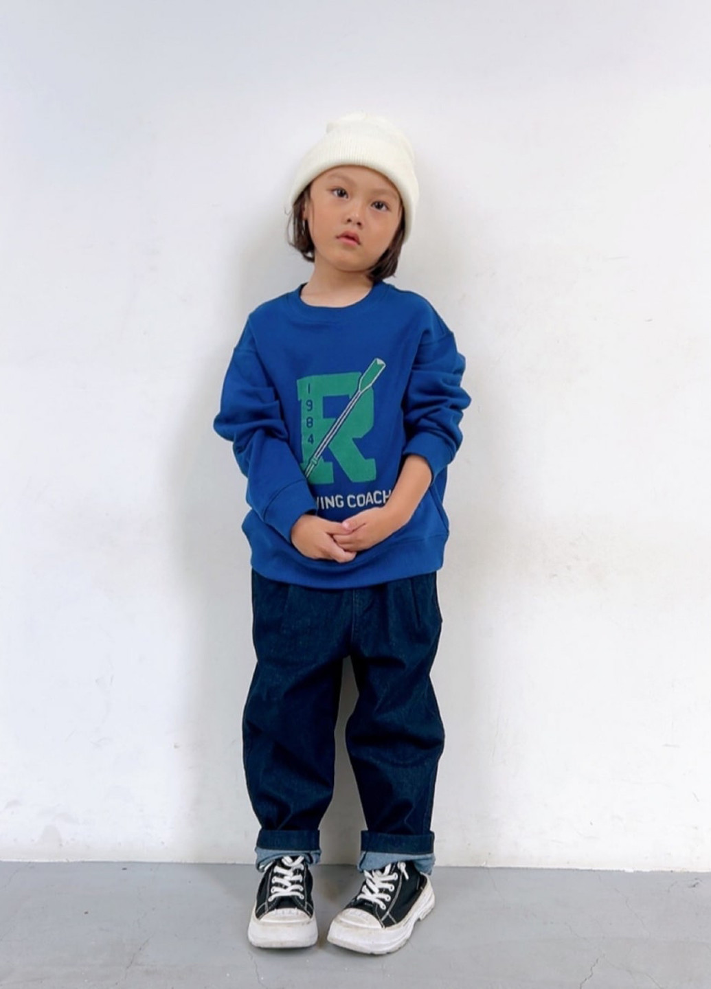 Синий свитшот Uniqlo надпись без декора (325746322)