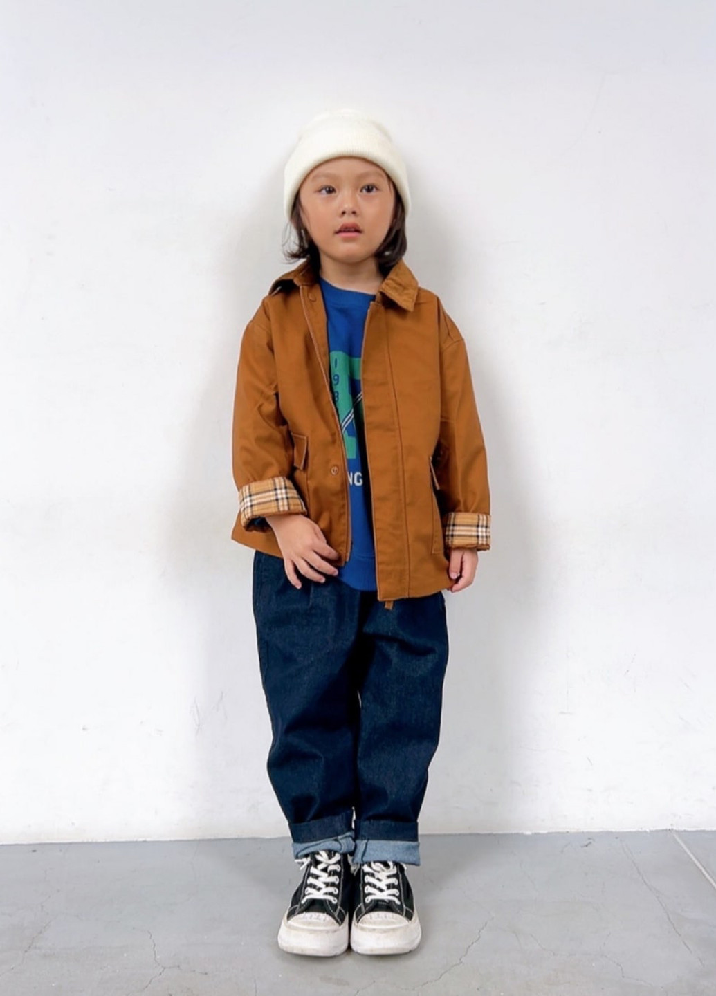 Синий свитшот Uniqlo надпись без декора (325746322)