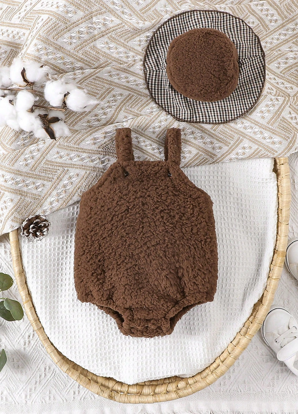 Коричневий демісезонний комплект (боді, панама) SHEIN