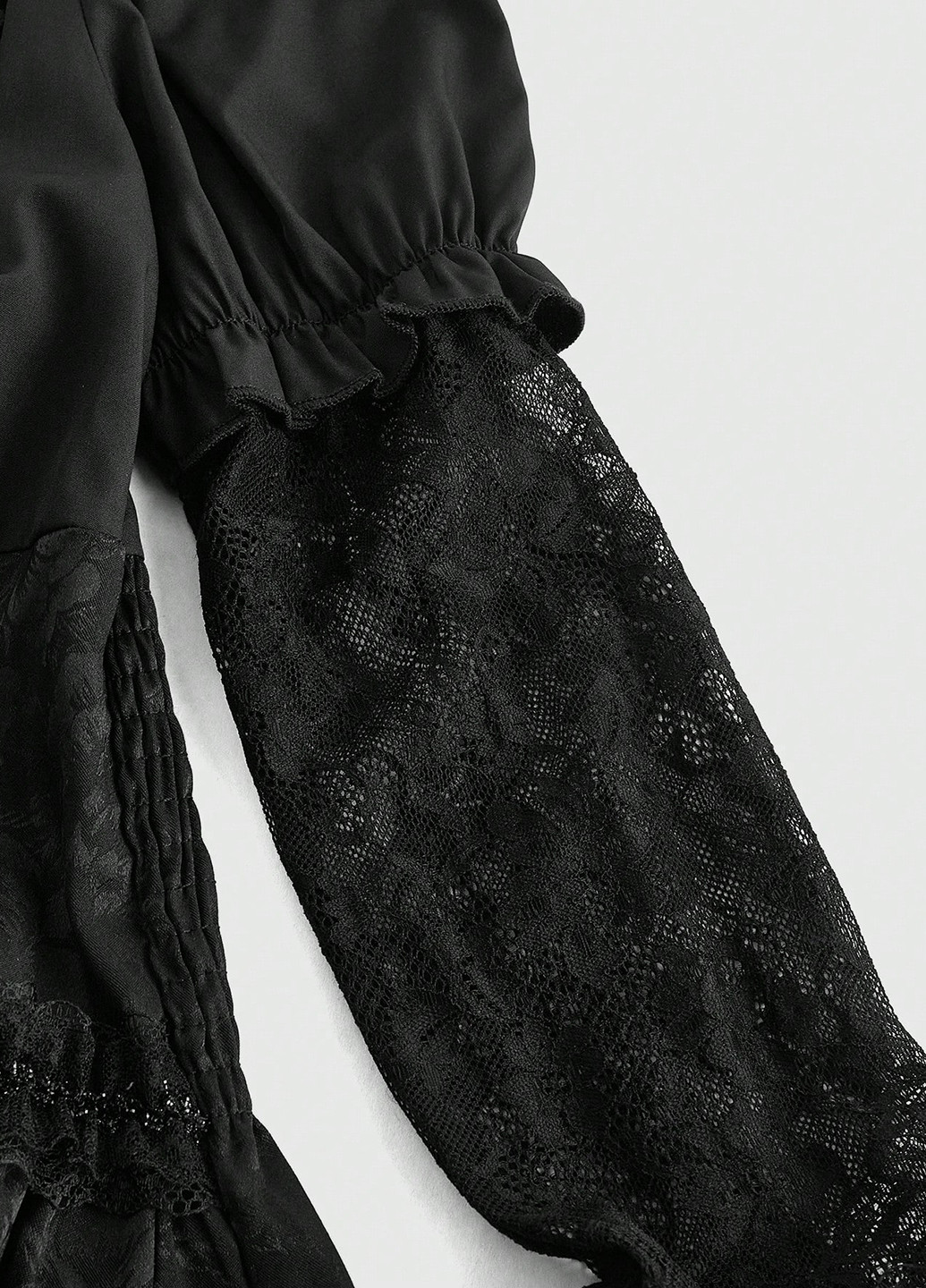 Чёрная блуза с баской SHEIN