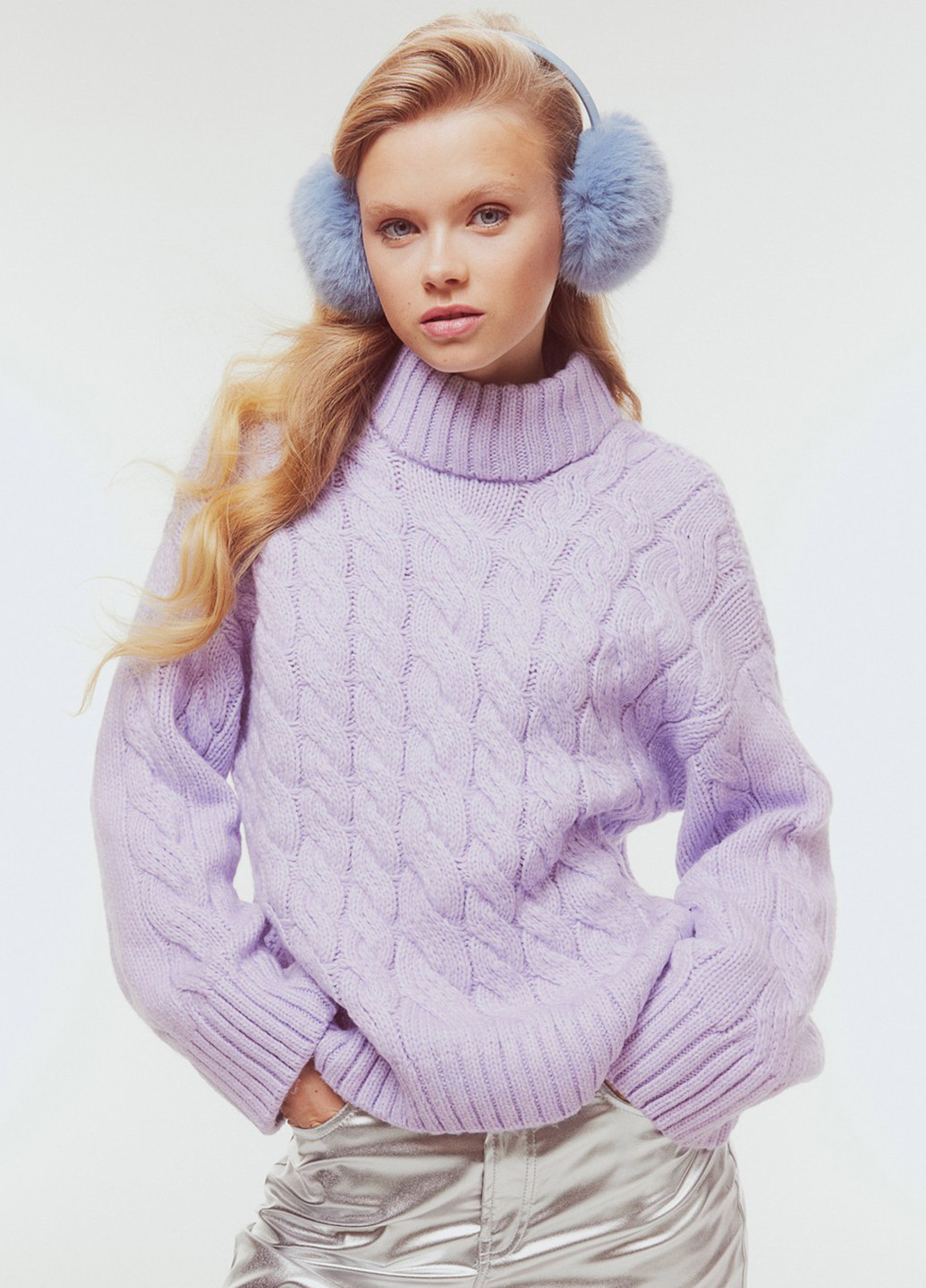 Сиреневый зимний свитер H&M