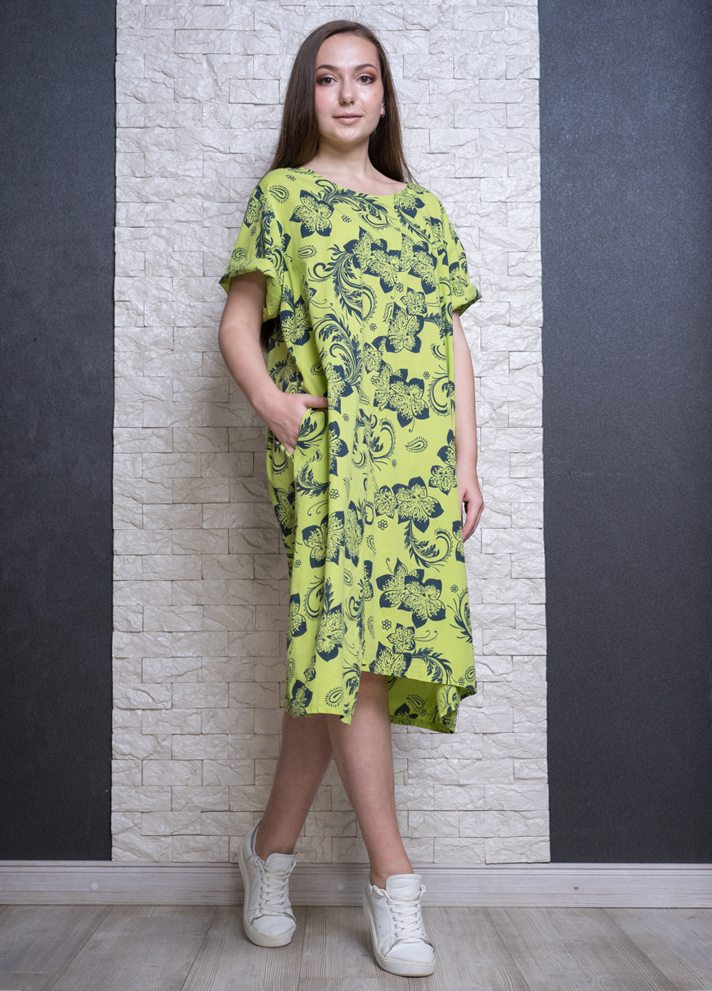 Светло-зеленое кэжуал платье оверсайз 158С с цветочным принтом