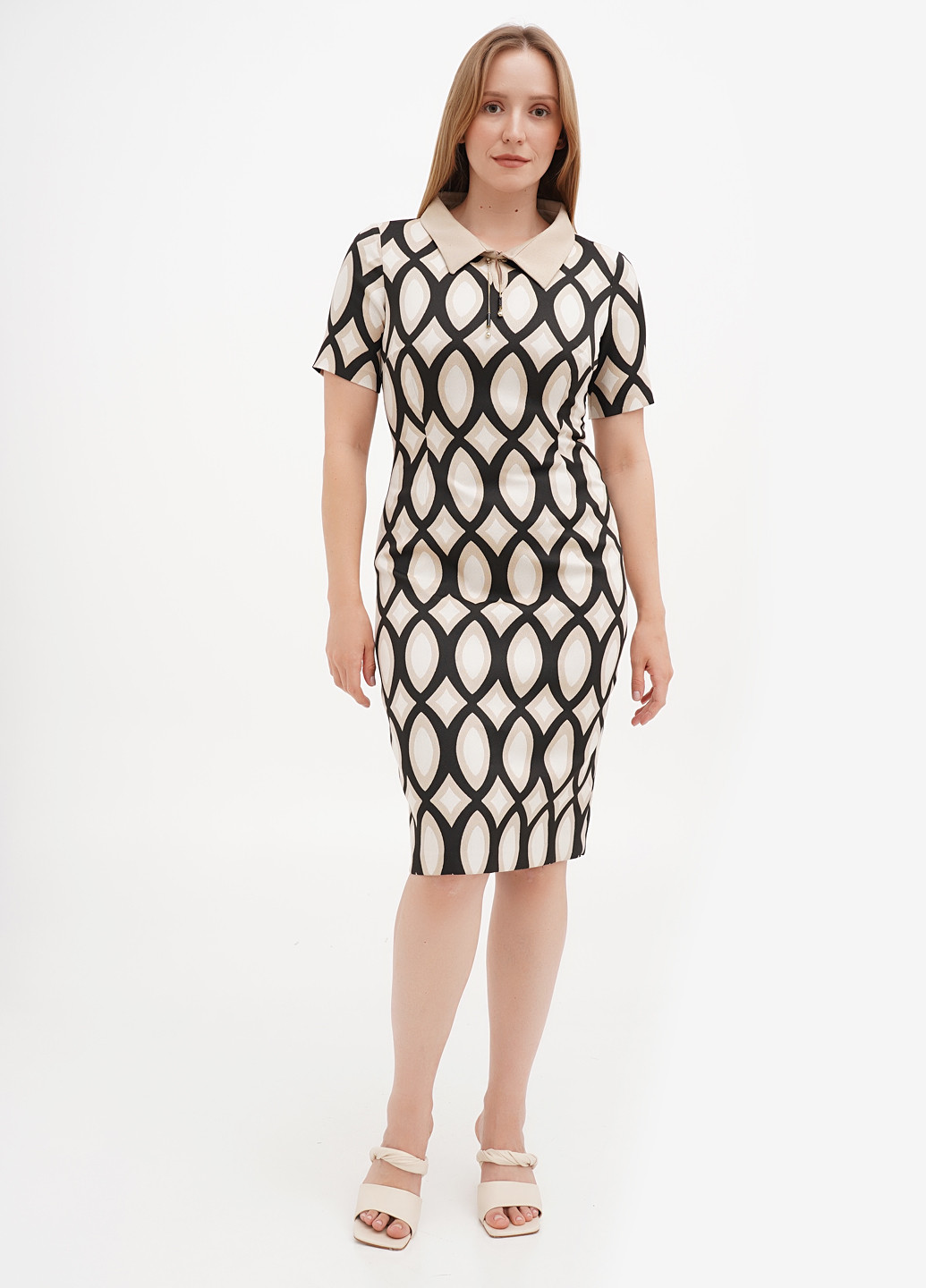 Бежевое кэжуал платье футляр Sassofono с геометрическим узором