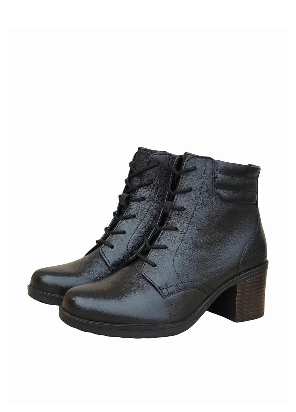 Осенние ботинки Clarks со шнуровкой