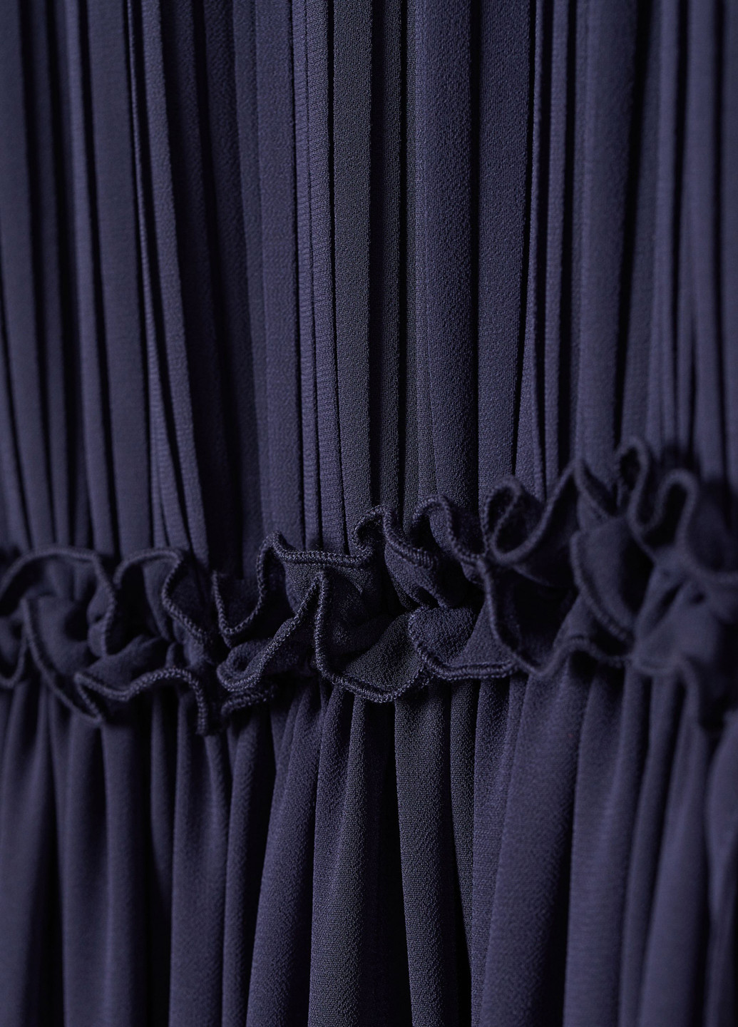 Темно-синее вечернее платье плиссированное H&M