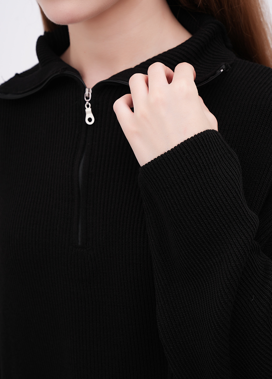 Черный демисезонный свитер EQUILIBRI