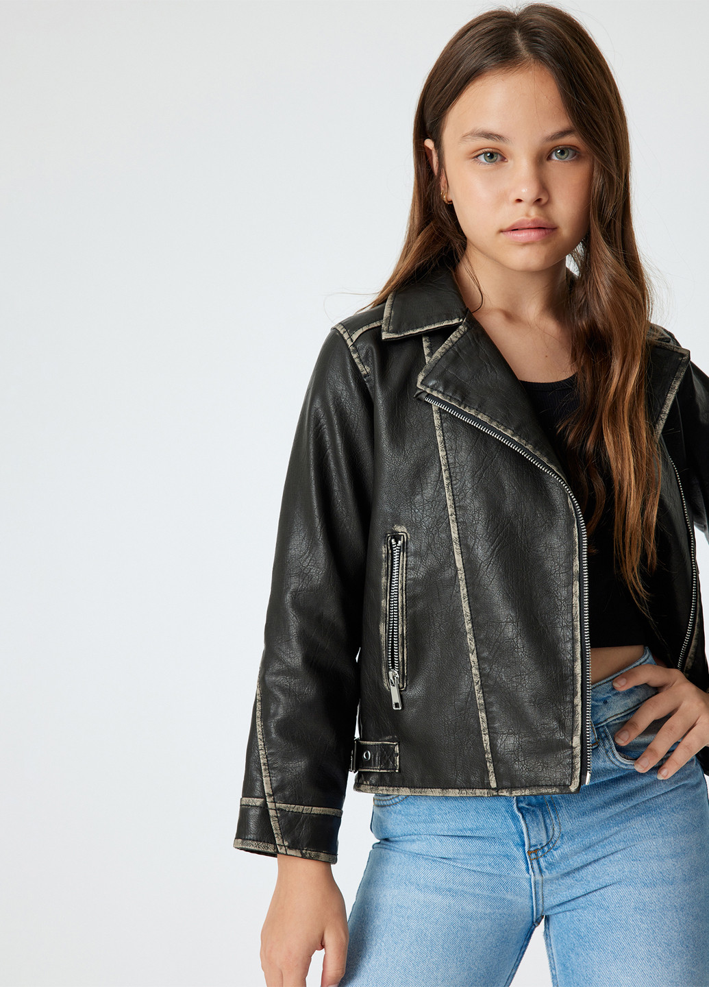 Черная демисезонная куртка косуха KOTON