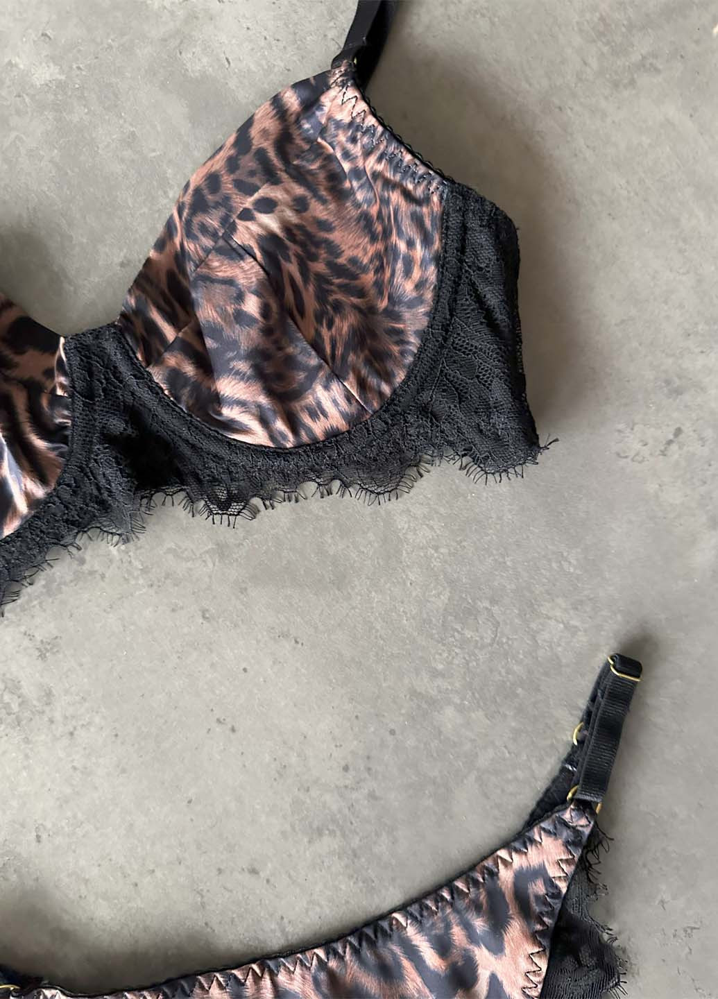 Чорний демісезонний комплект (бюстгальтер, трусики) NOVA VEGA