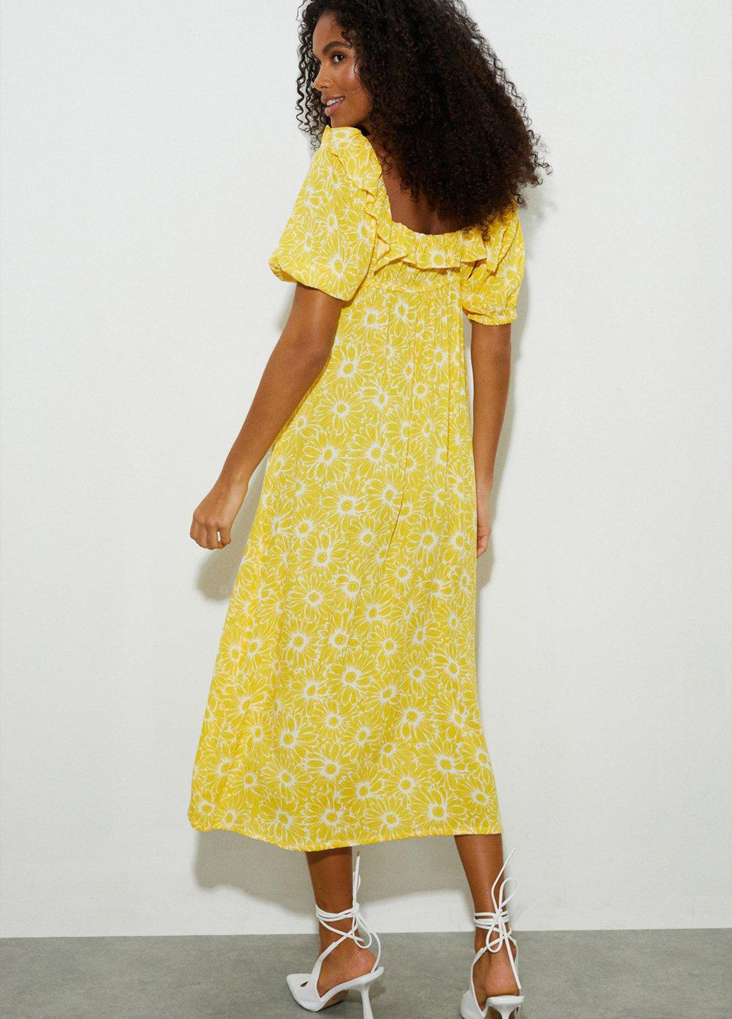 Желтое кэжуал платье с открытой спиной Dorothy Perkins с цветочным принтом