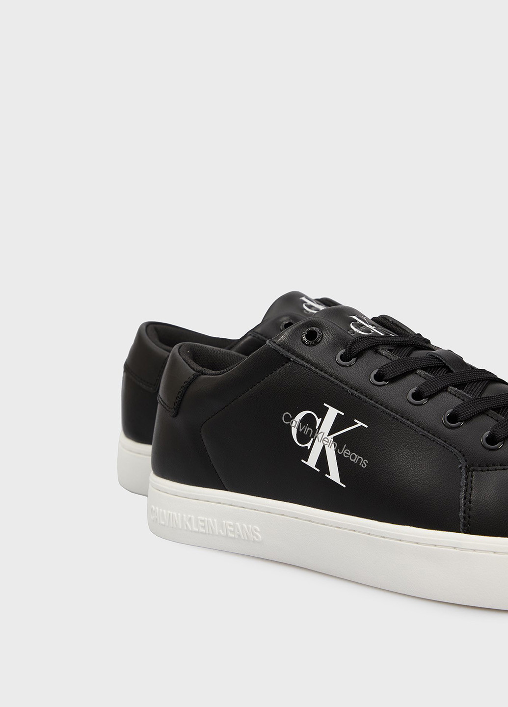 Черные всесезонные кроссовки Calvin Klein Jeans