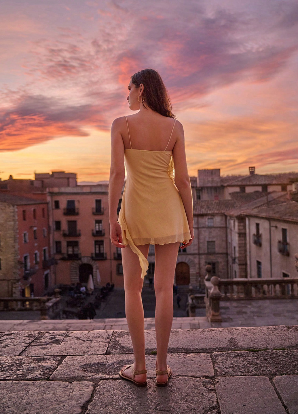 Кремова коктейльна сукня сукня-комбінація SHEIN однотонна