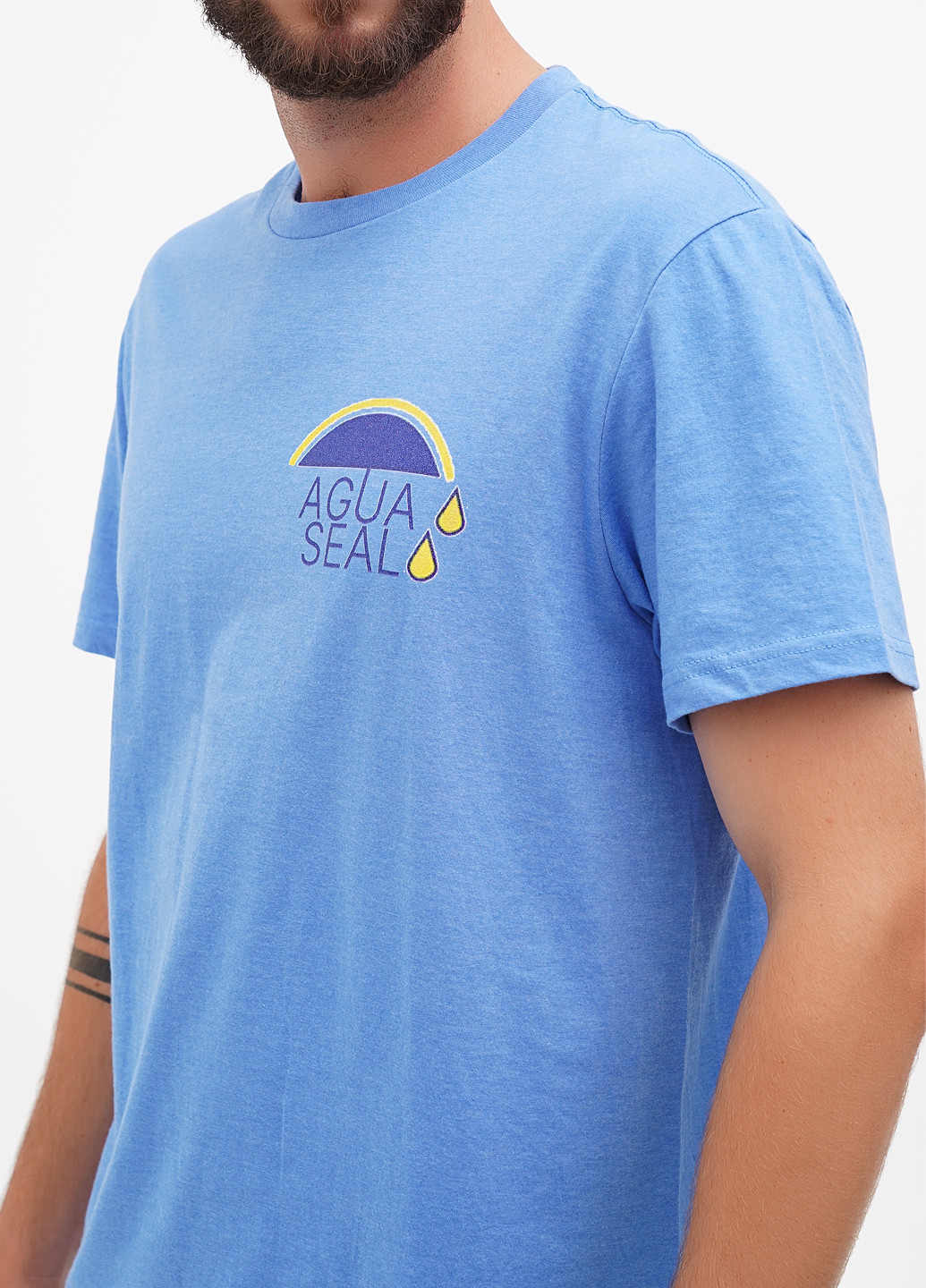 Блакитна футболка District