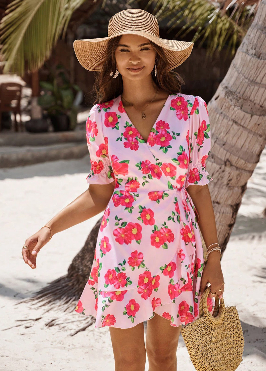Розовое кэжуал платье на запах SHEIN с цветочным принтом